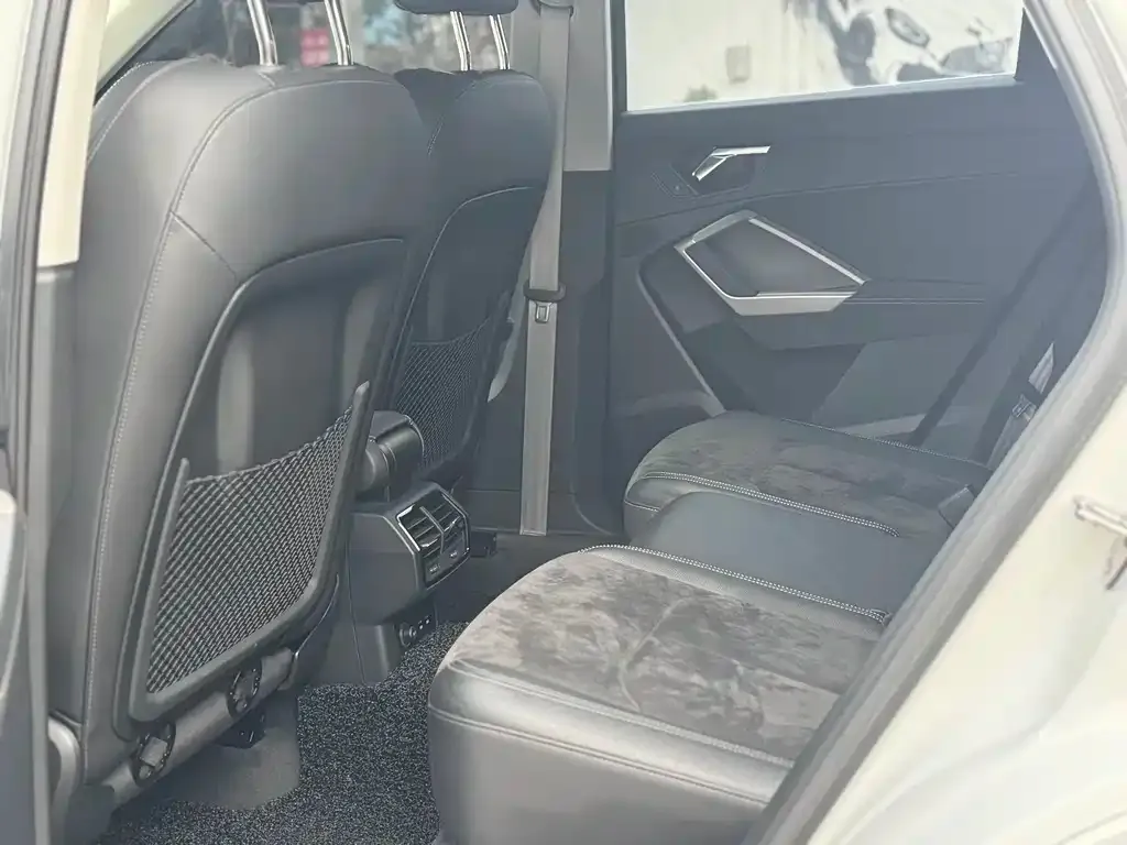 Audi Q3 2021 из CN, фото 6