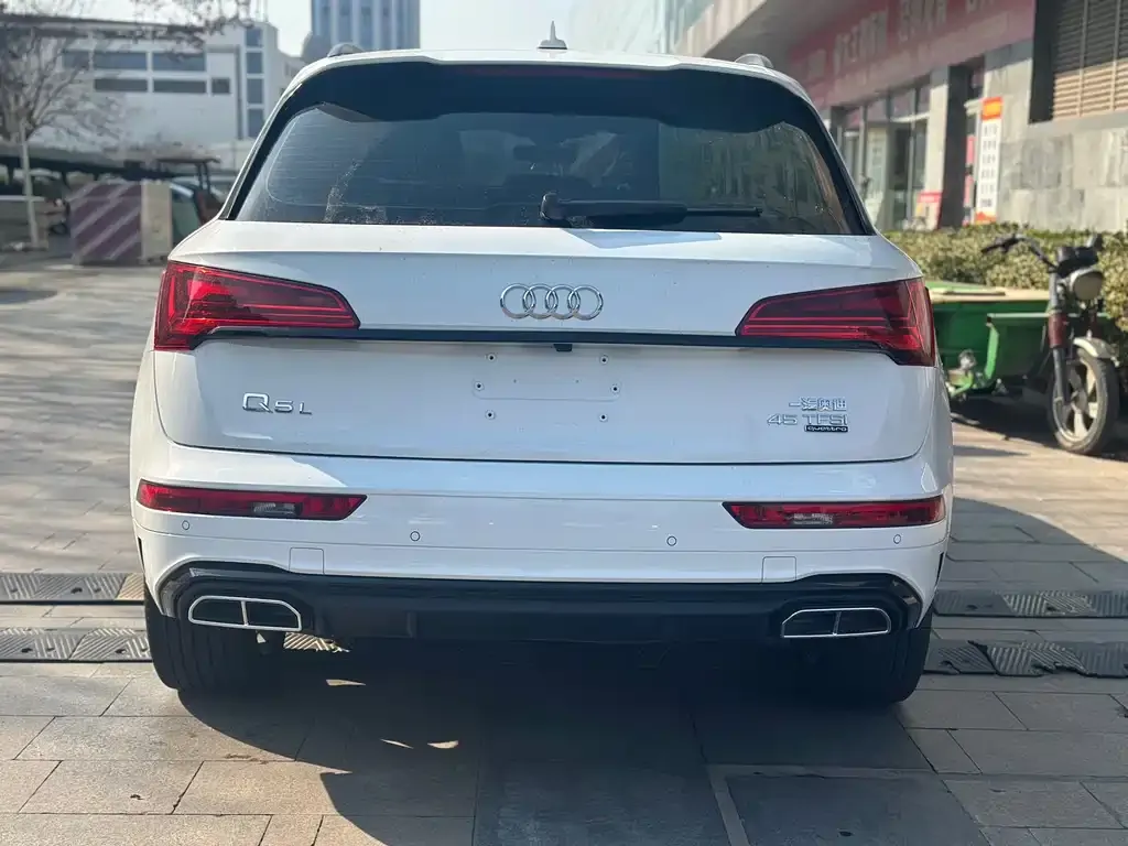 Audi Q5L 2022 из CN, фото 3