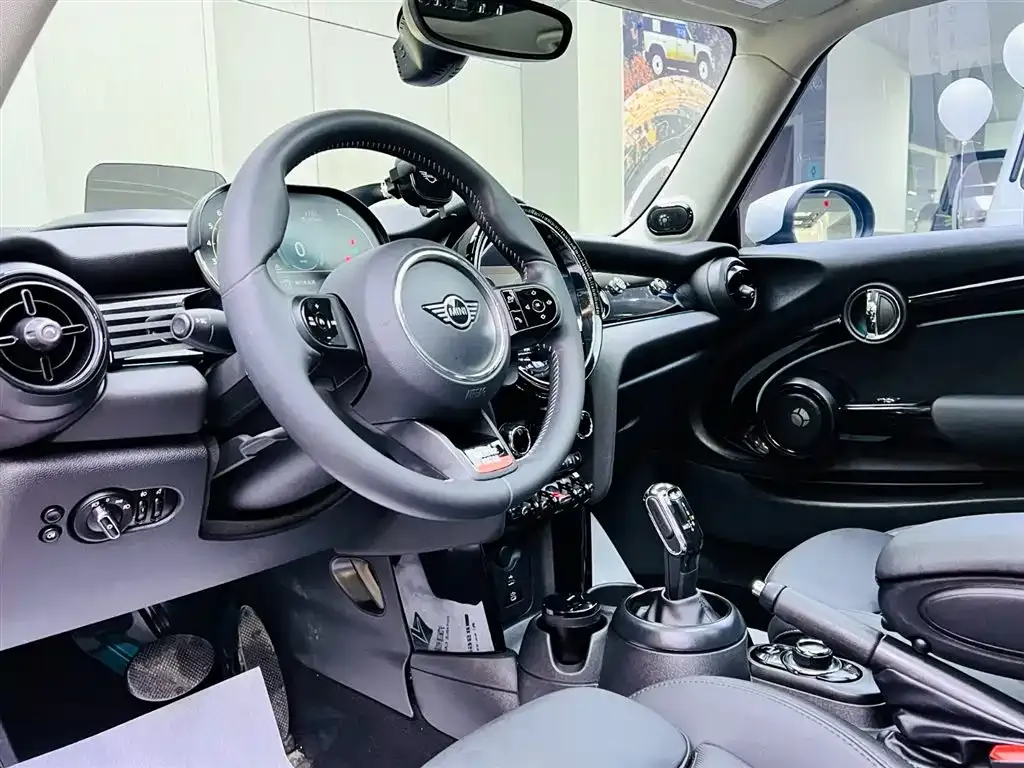 MINI Cooper (3-door) 2023 из CN, фото 9