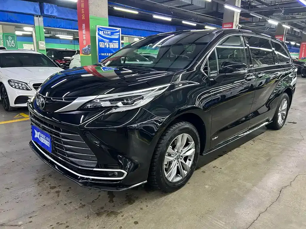 Toyota Sienna 2024 из CN, фото 1