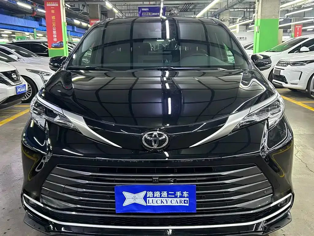 Toyota Sienna 2024 из CN, фото 10