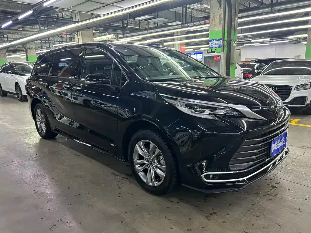 Toyota Sienna 2024 из CN, фото 5