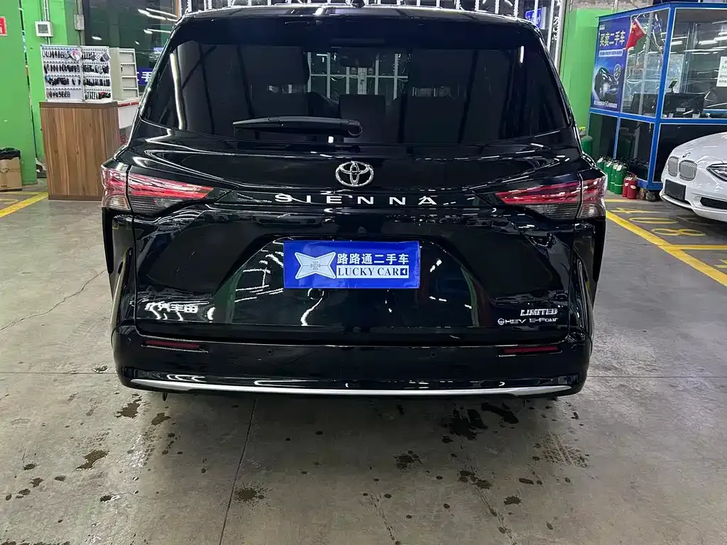 Toyota Sienna 2024 из CN, фото 8