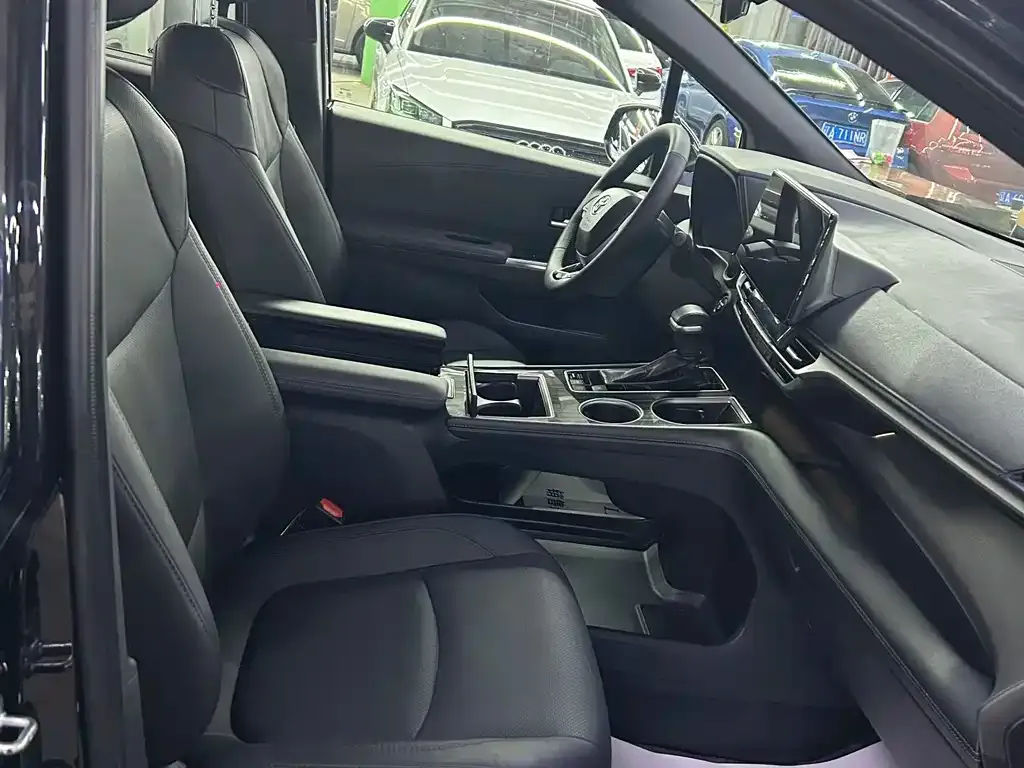 Toyota Sienna 2024 из CN, фото 7
