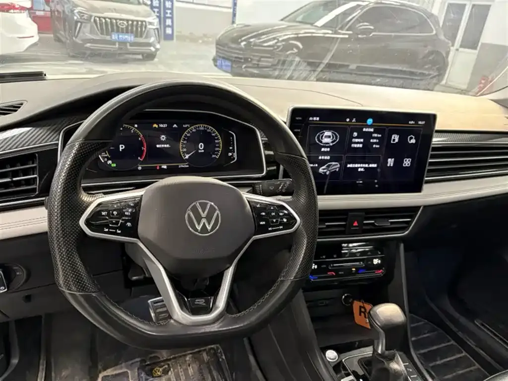 Volkswagen Tiguan L — фото 8