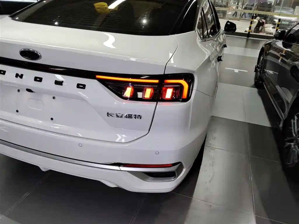 Ford Mondeo 2024 из CN, фото 6
