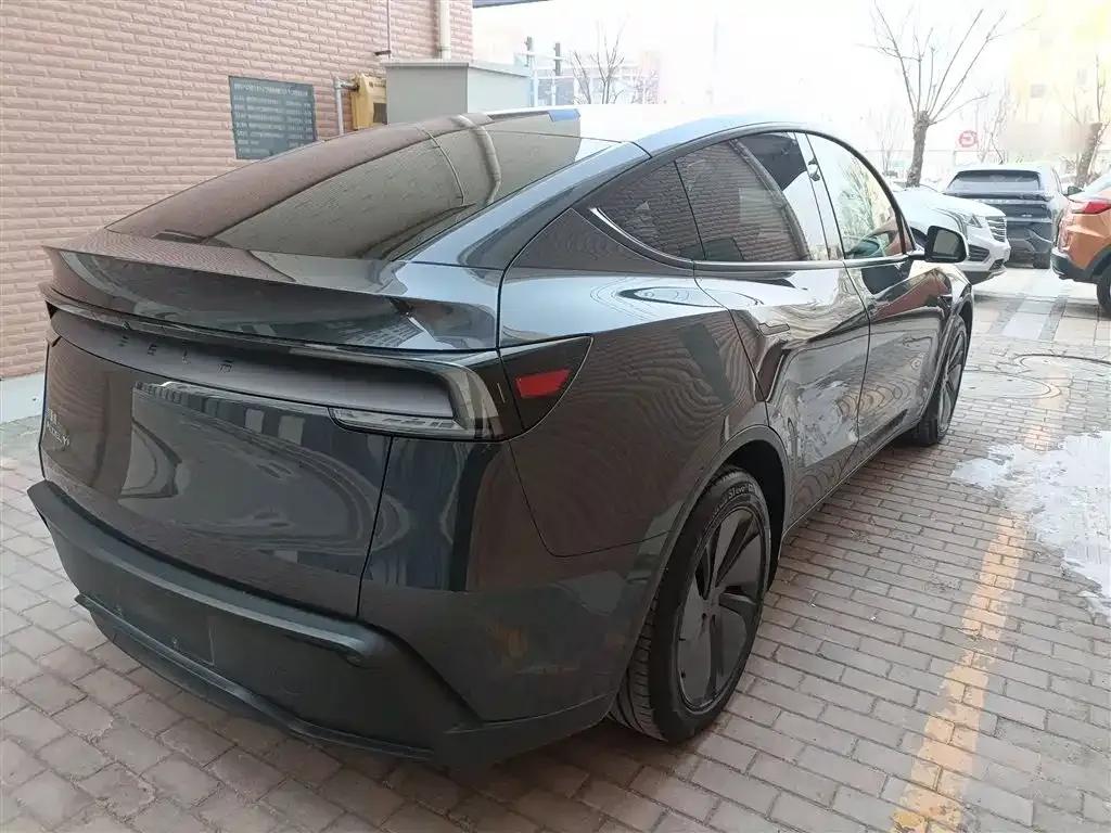 Tesla Model Y 2025 из CN, фото 3
