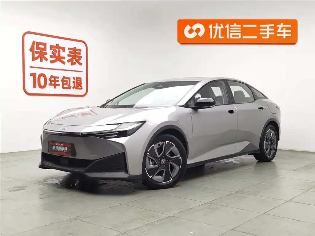 Toyota bZ3 2024 из CN, фото 1