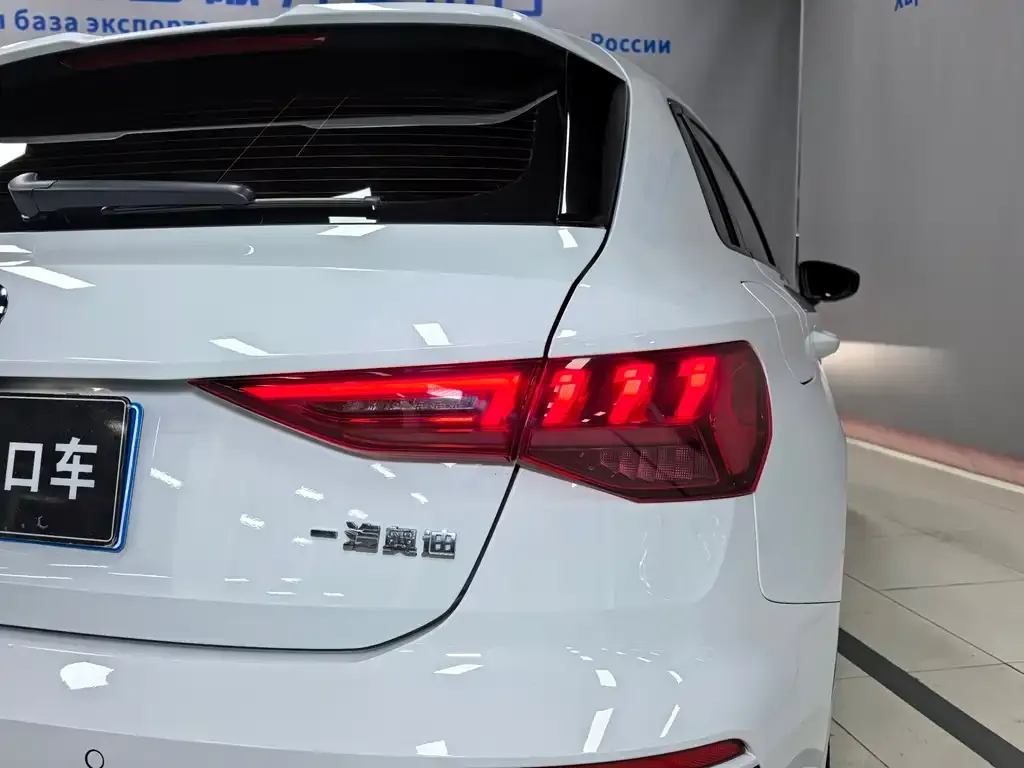 Audi A3 2023 из CN, фото 4