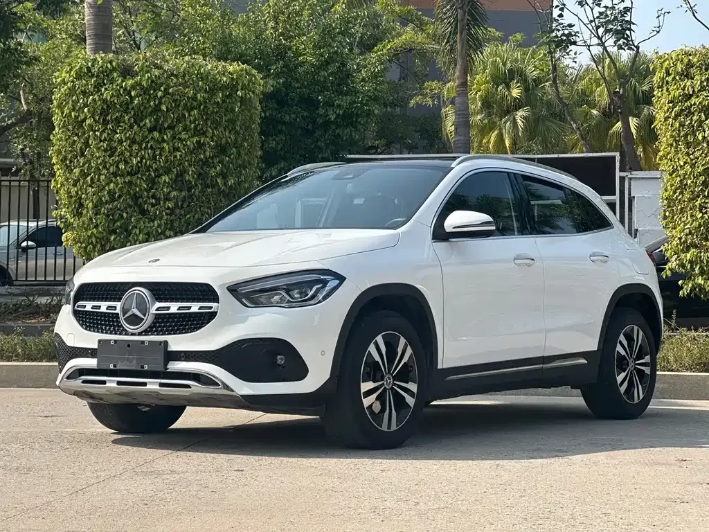 Mercedes-Benz GLA — фото 1