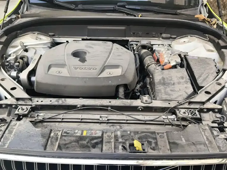 Volvo XC60 PHEV 2024 из CN, фото 4