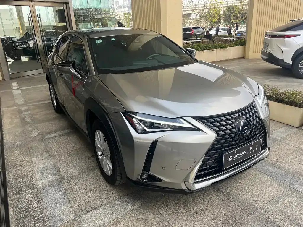 Lexus UX — фото 6