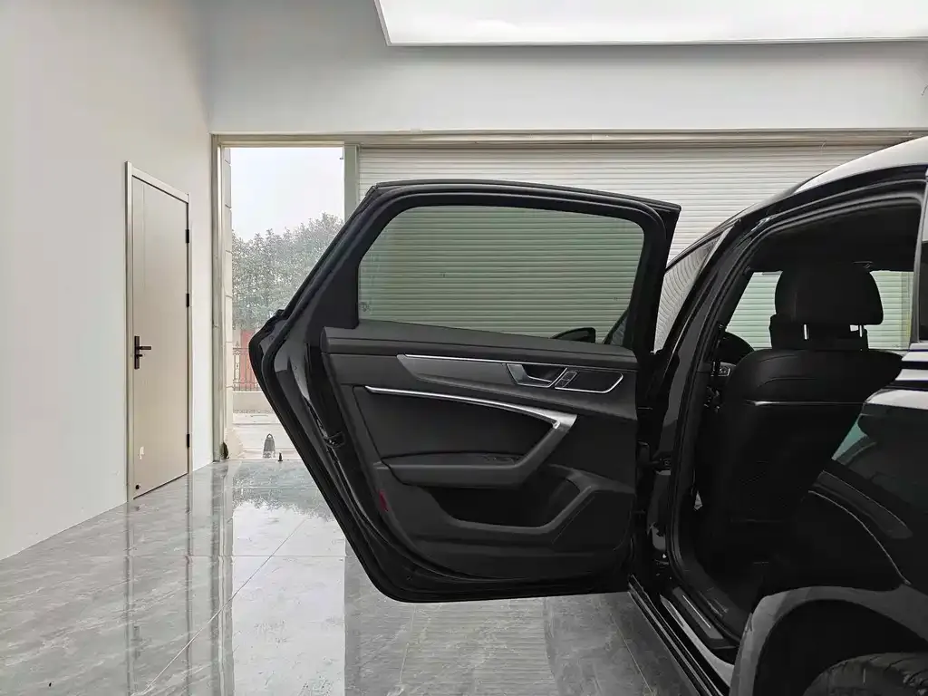 Audi A6L 2025 из CN, фото 8
