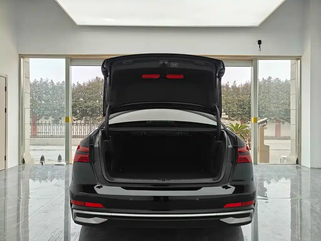Audi A6L 2025 из CN, фото 4