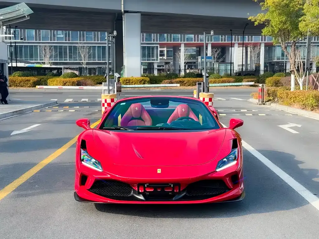 Ferrari F8 — фото 1