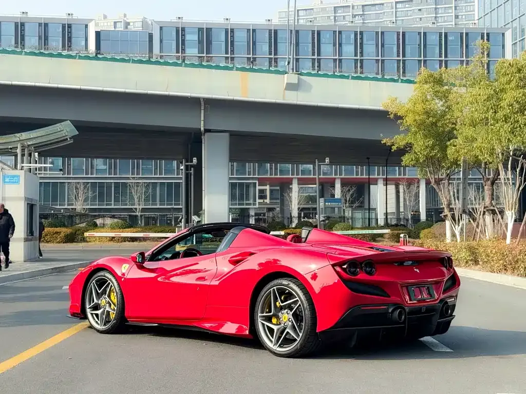 Ferrari F8 — фото 8