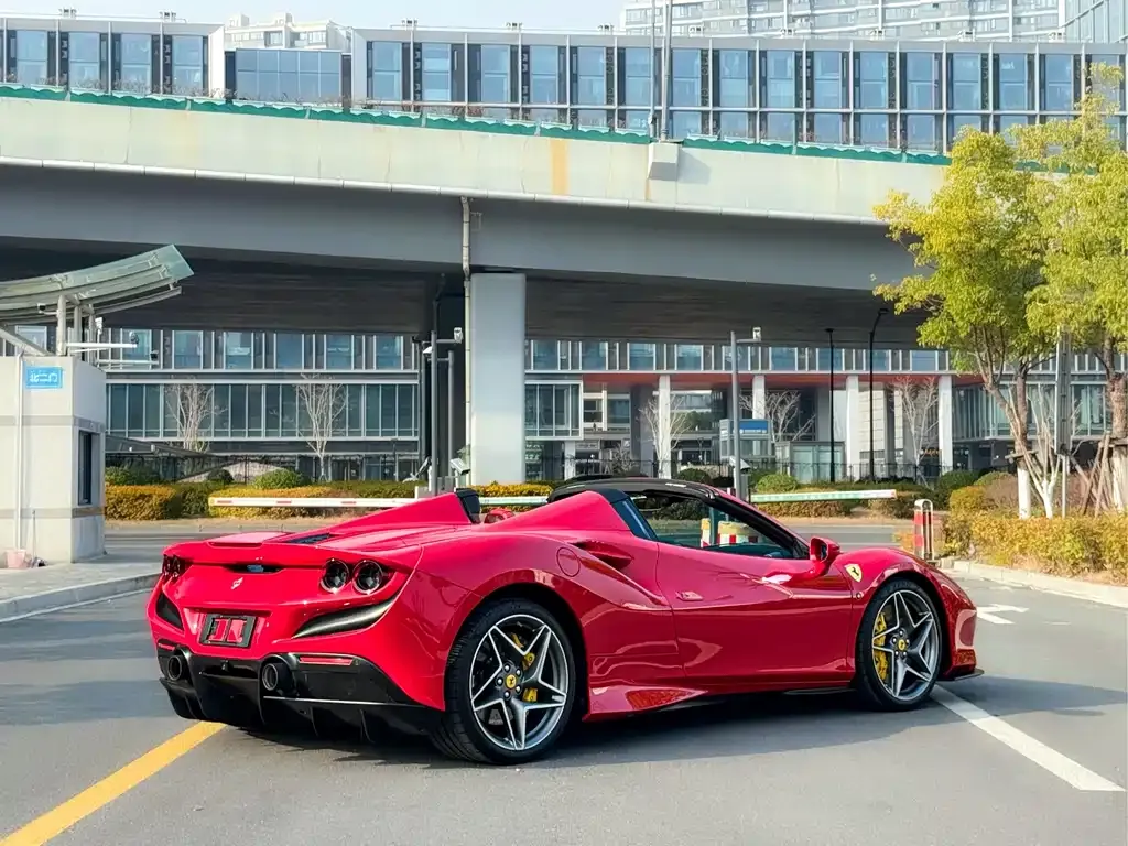 Ferrari F8 — фото 4
