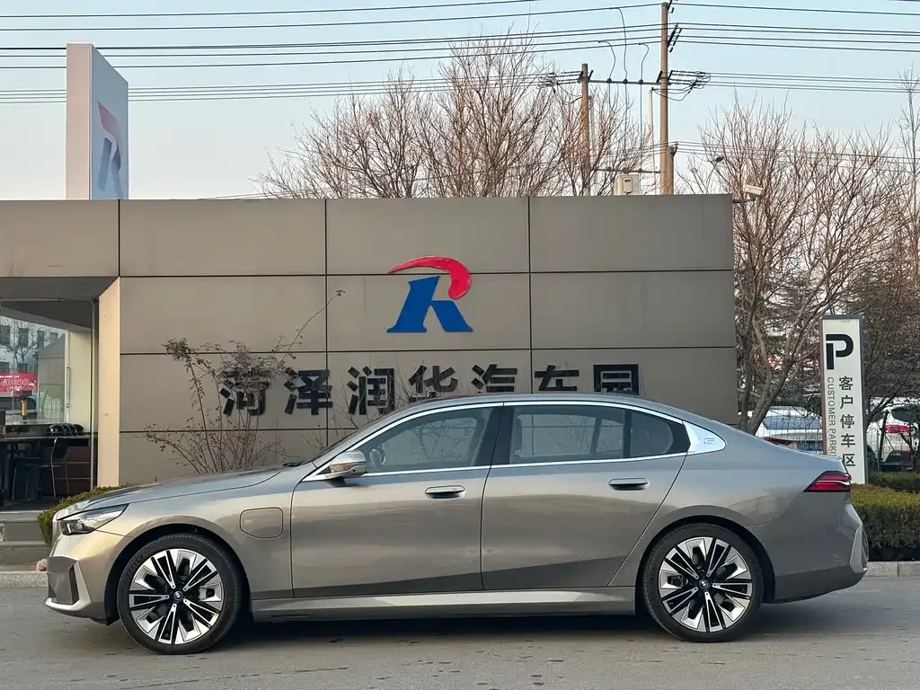 BMW i5 2025 из CN, фото 9