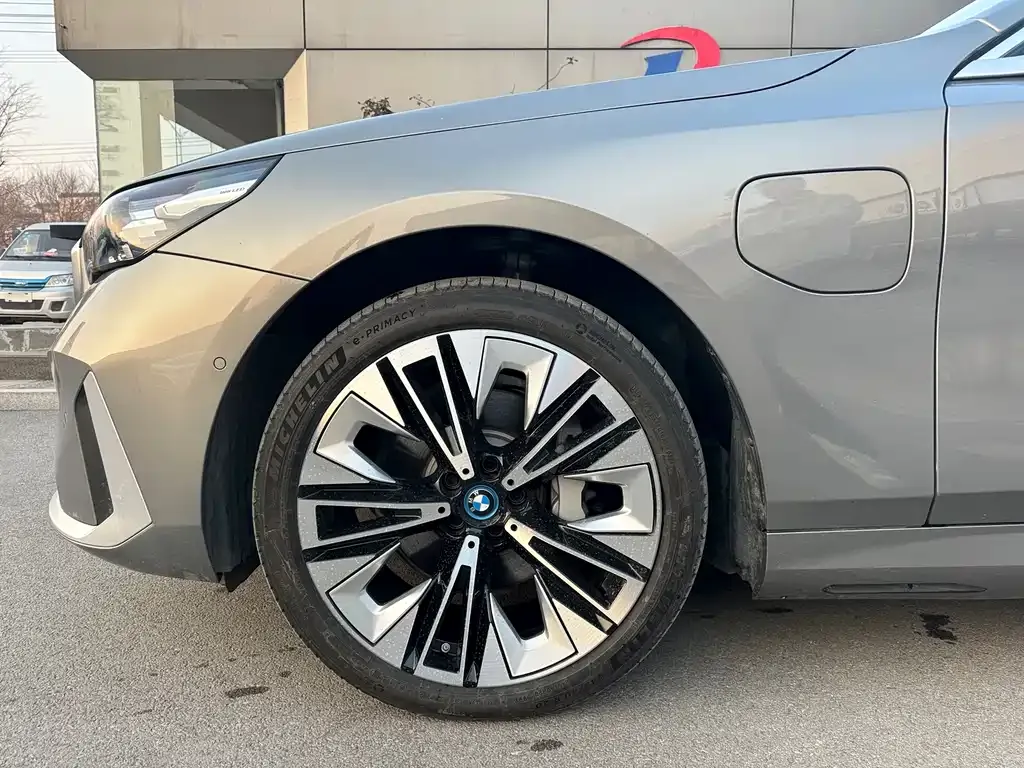 BMW i5 2025 из CN, фото 7