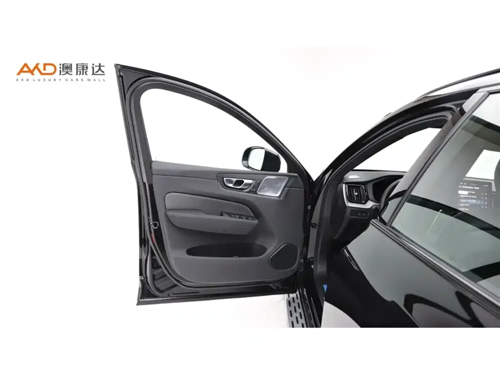 Volvo XC60 PHEV 2025 из CN, фото 10