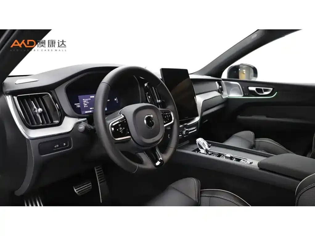 Volvo XC60 PHEV 2025 из CN, фото 3