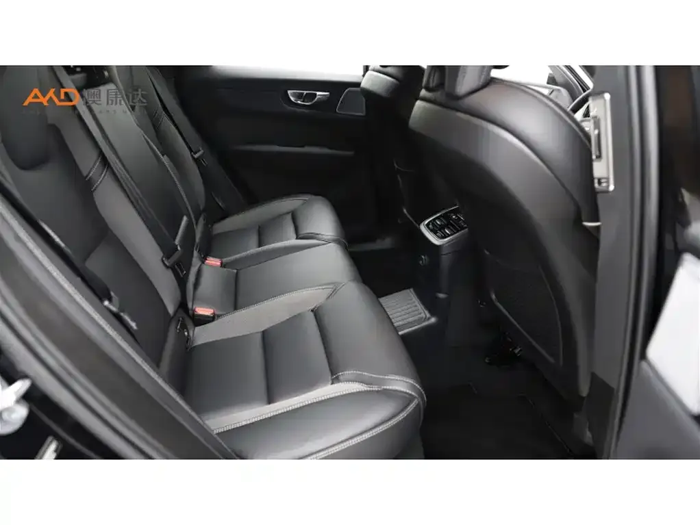 Volvo XC60 PHEV 2025 из CN, фото 5