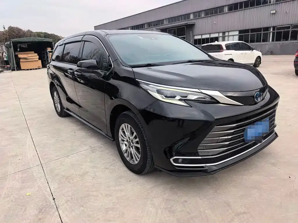 Toyota Sienna 2022 из CN, фото 2