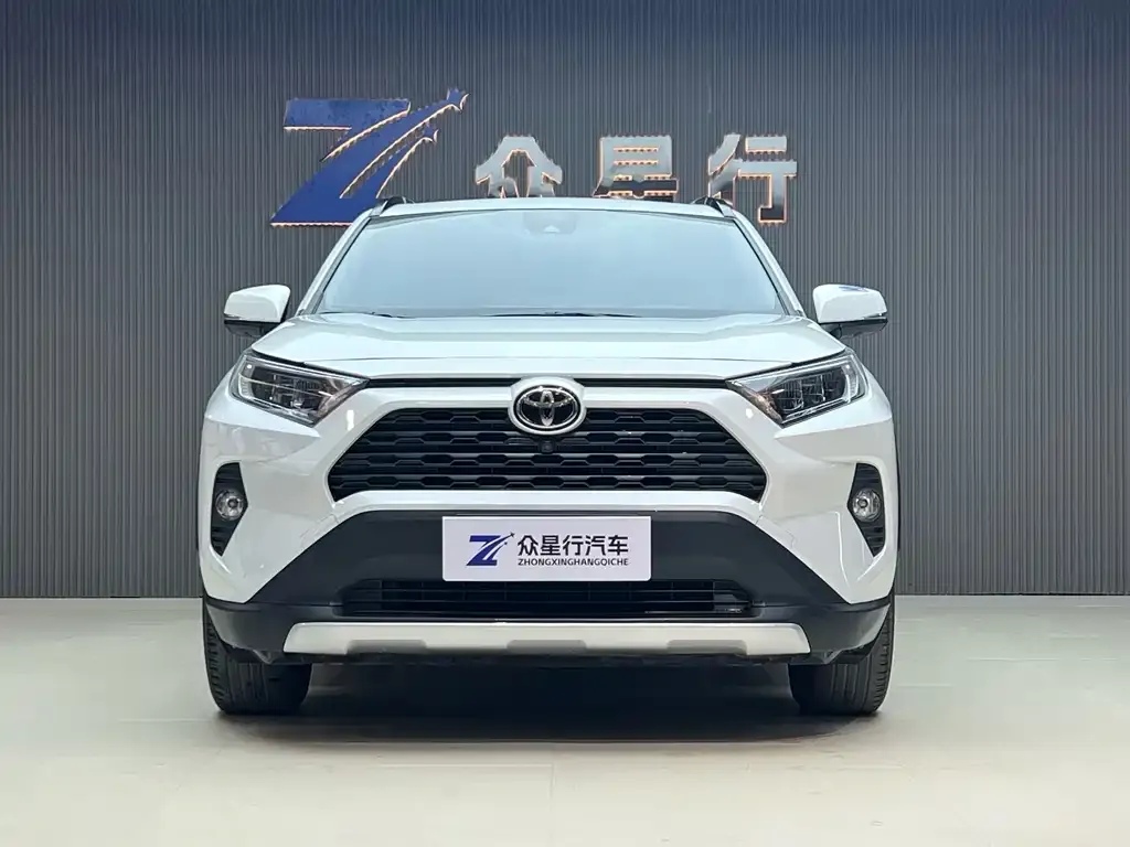 Toyota RAV4 — фото 2