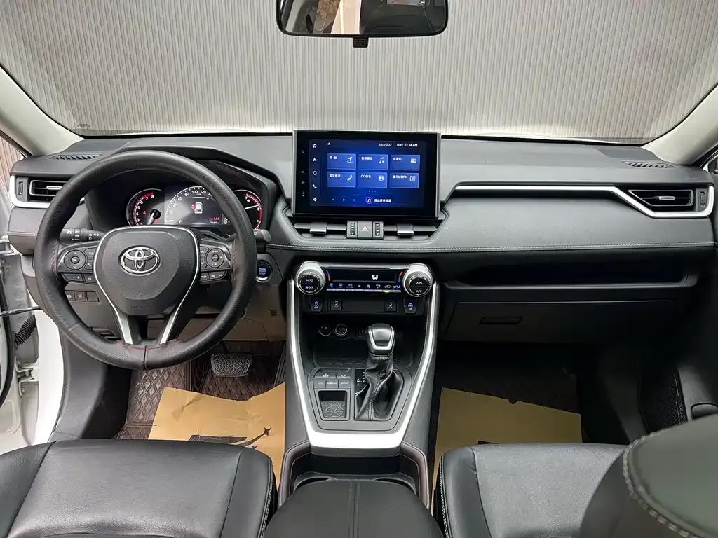 Toyota RAV4 — фото 5