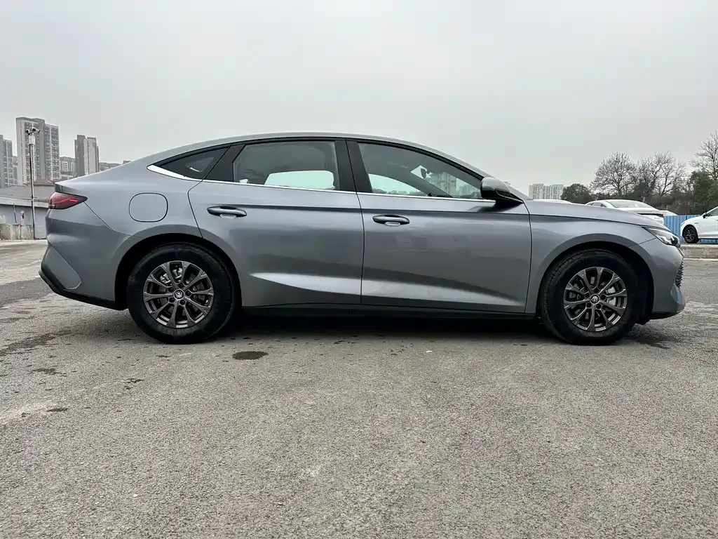 BYD Qin L — фото 7