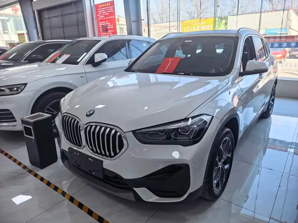 BMW X1 — фото 1