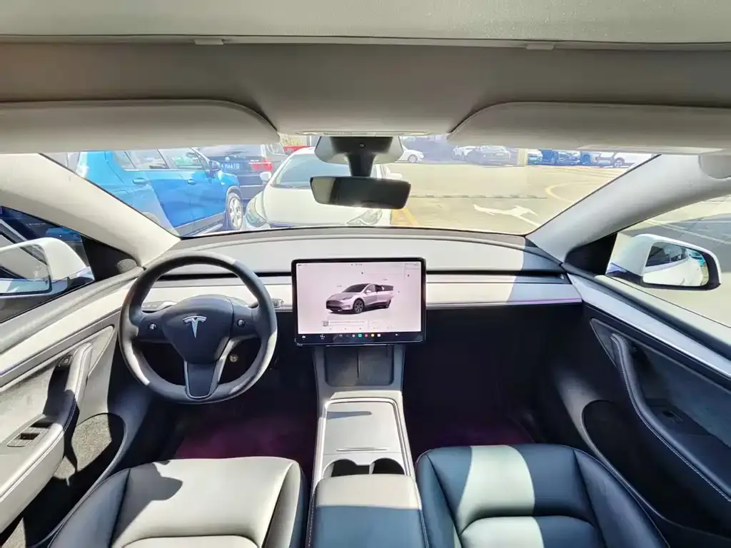 Tesla Model Y — фото 6