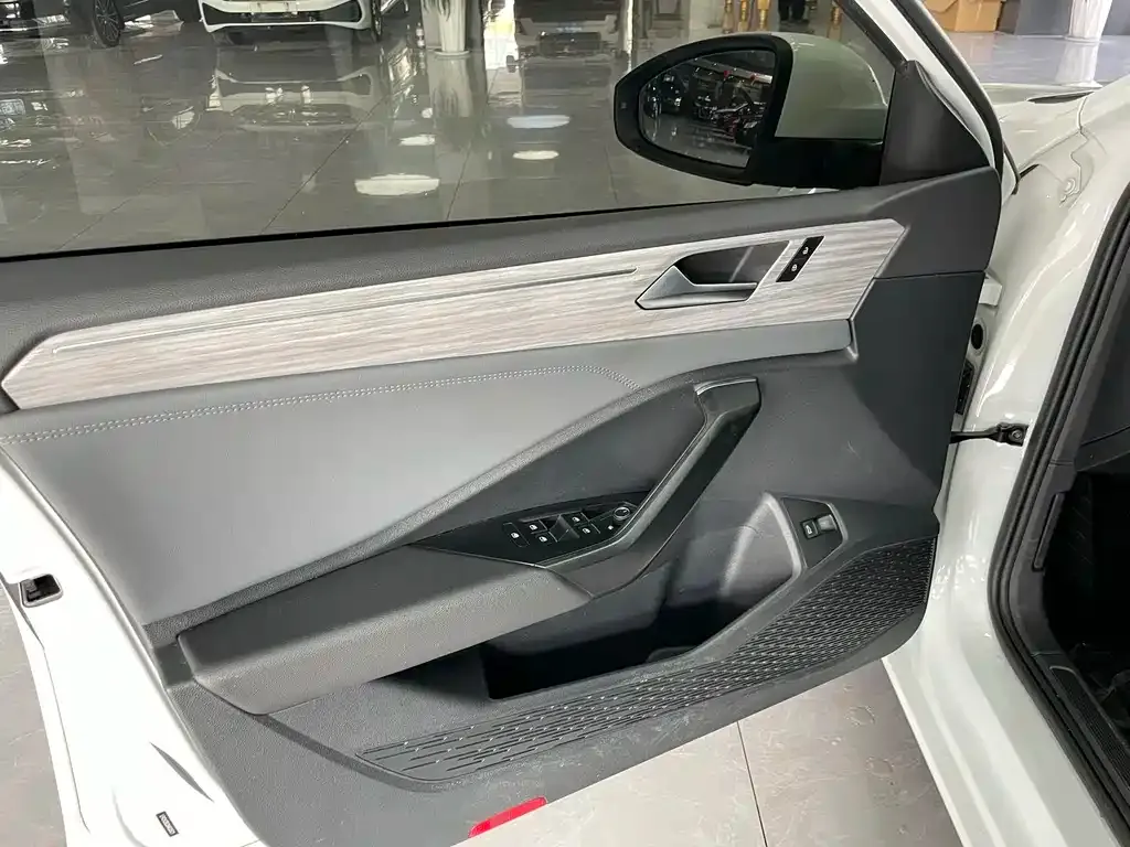 Volkswagen Sagitar 2023 из CN, фото 5