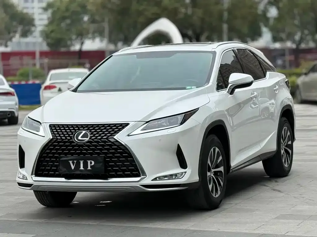 Lexus RX — фото 1