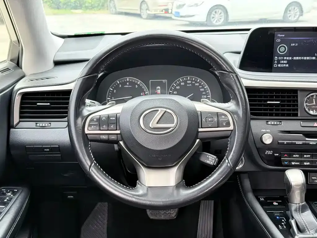 Lexus RX — фото 4