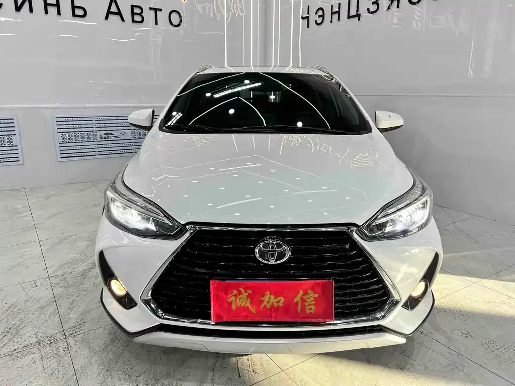 Toyota Yaris L — фото 4