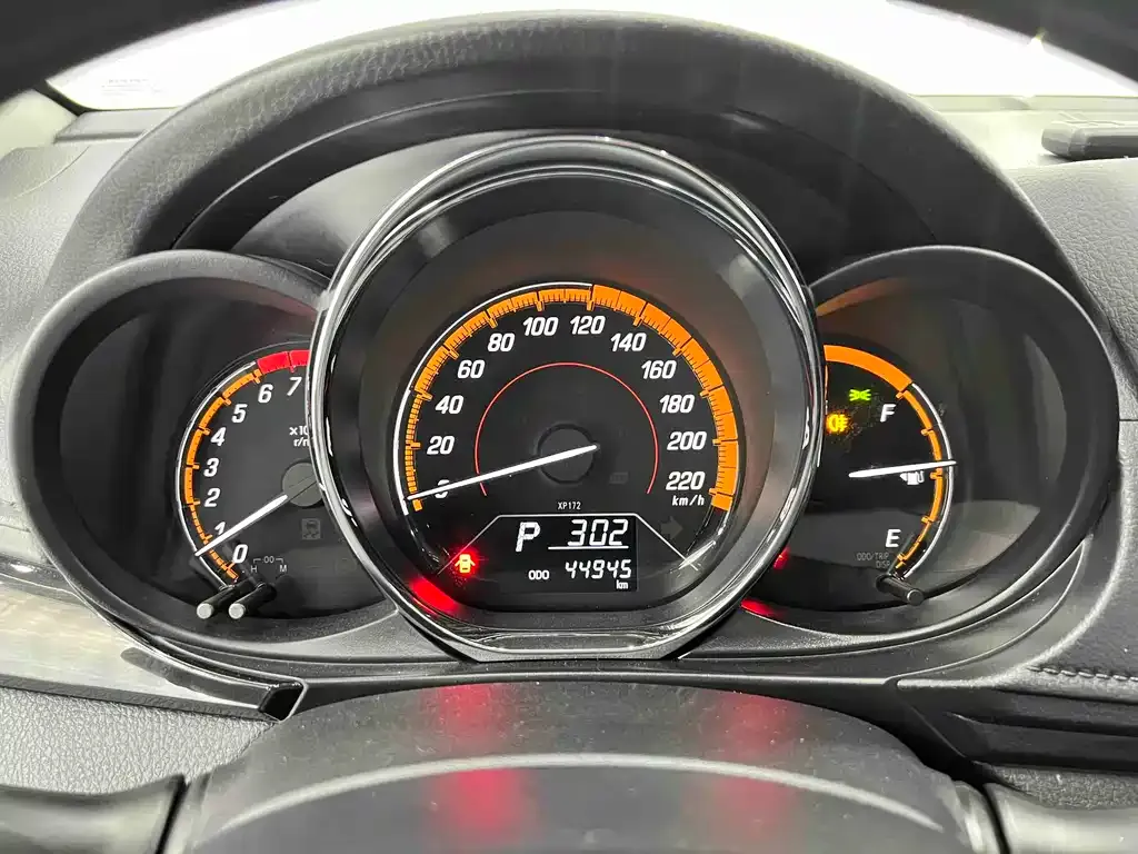 Toyota Yaris L — фото 8