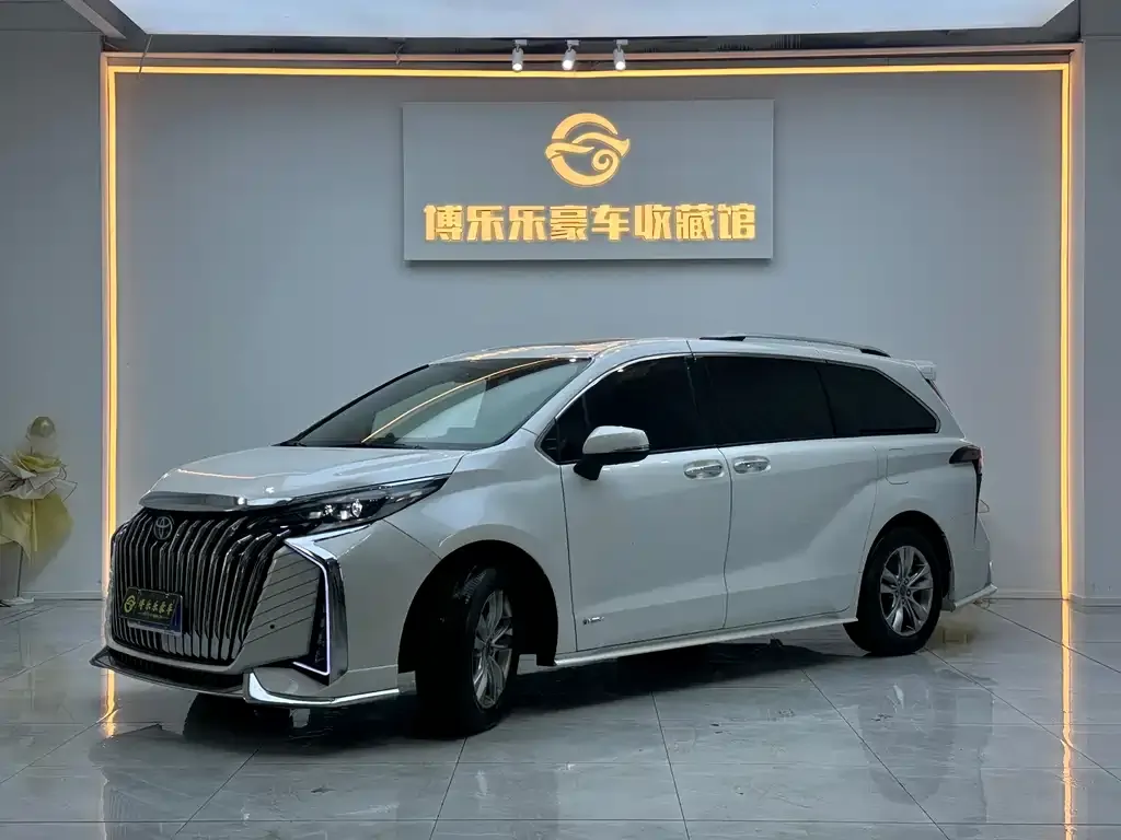 Toyota Sienna 2025 из CN, фото 1