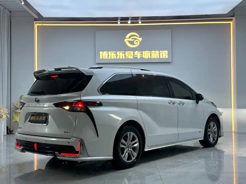 Toyota Sienna 2025 из CN, фото 9