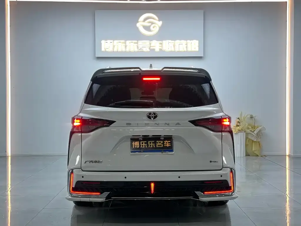 Toyota Sienna 2025 из CN, фото 3