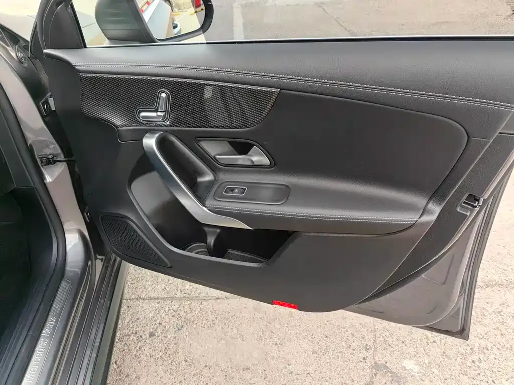 Mercedes-Benz A-Class 2023 из CN, фото 3