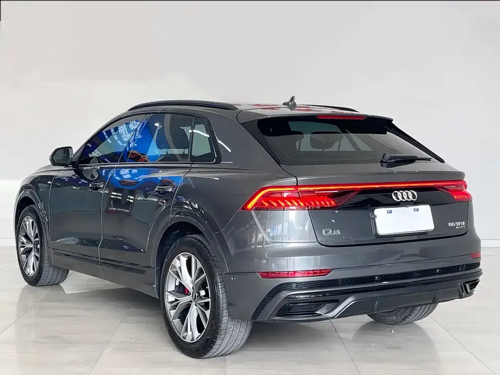 Audi Q8 — фото 5