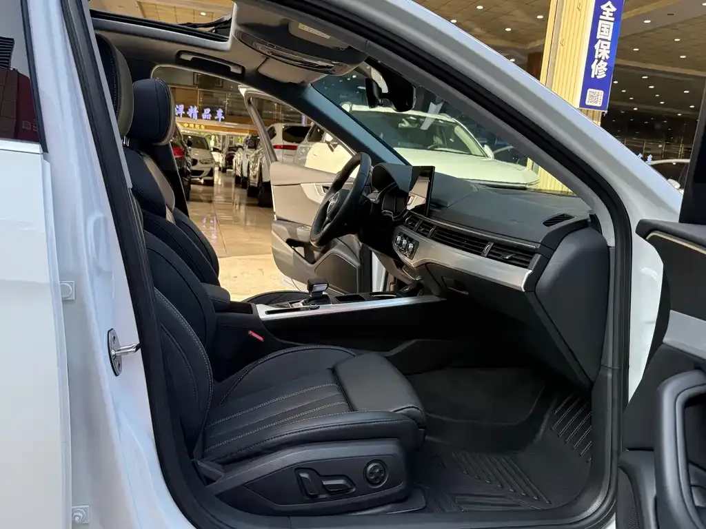 Audi A4L 2023 из CN, фото 5