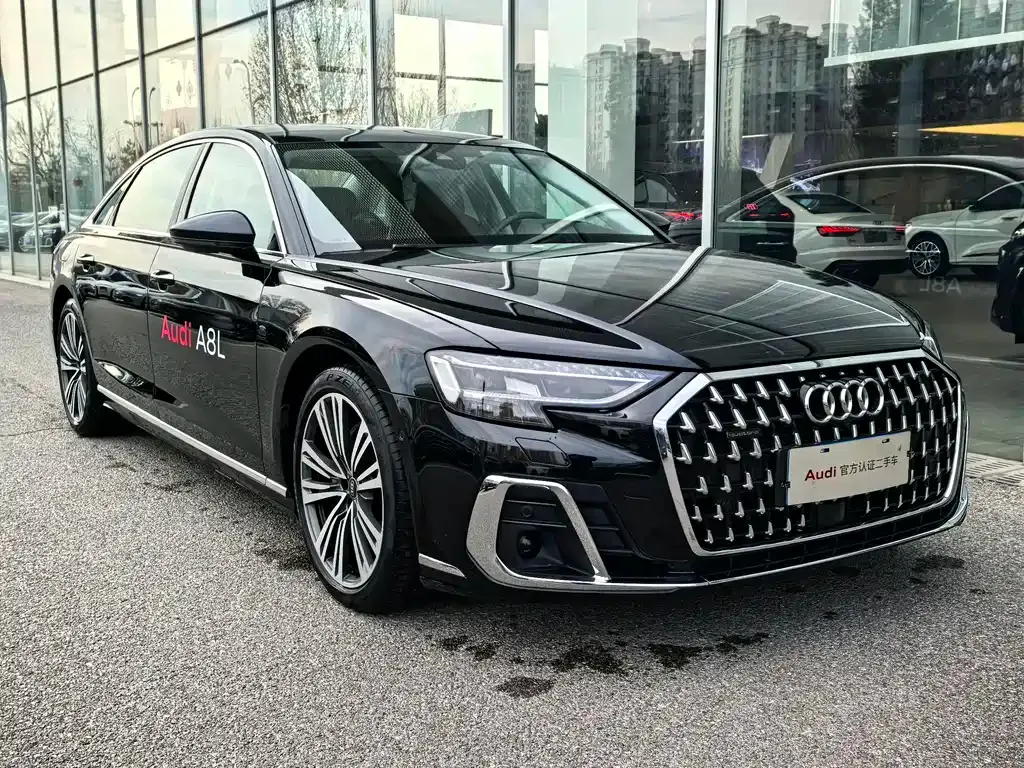 Audi A8 — фото 9