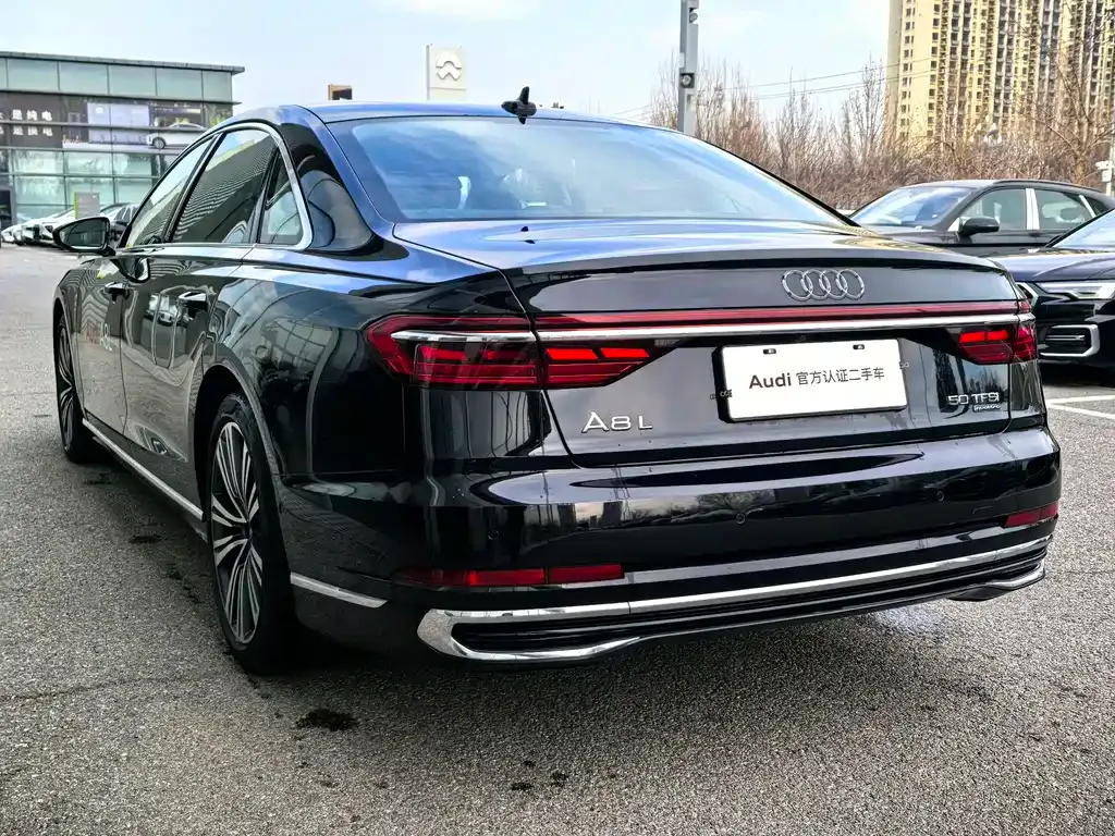 Audi A8 — фото 8