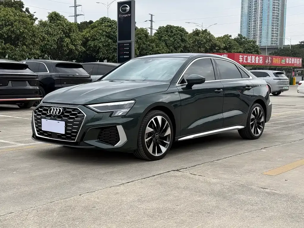 Audi A3 2023 из CN, фото 1