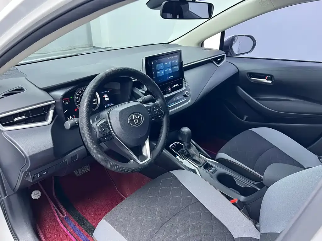 Toyota Corolla — фото 9