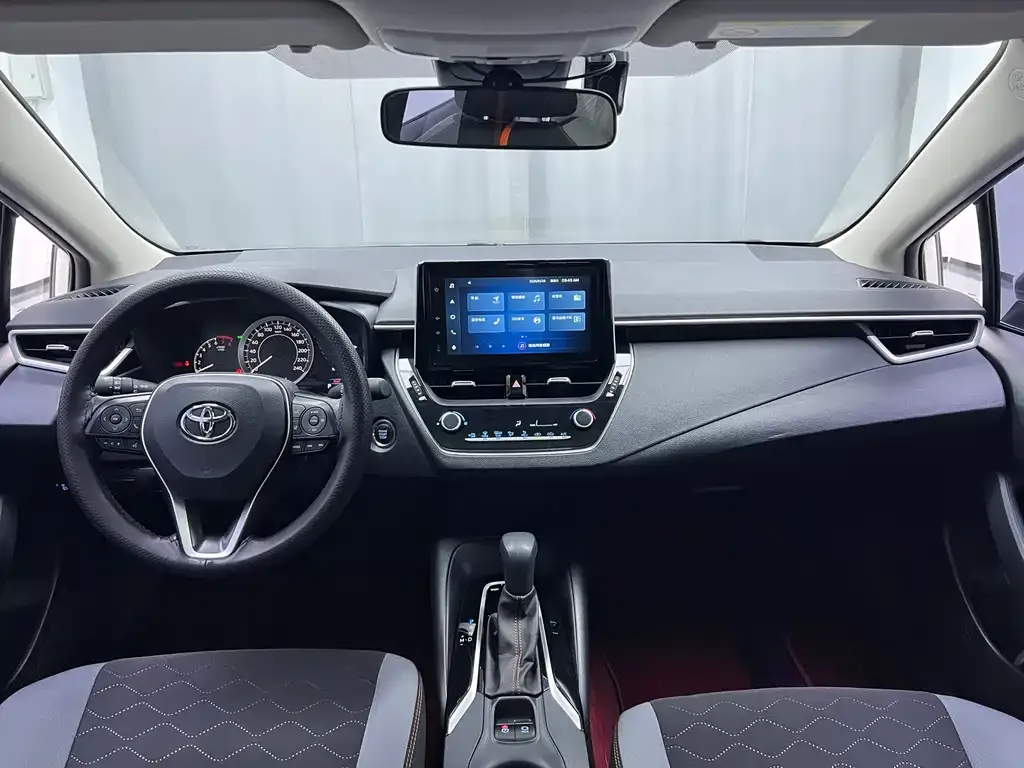 Toyota Corolla — фото 10
