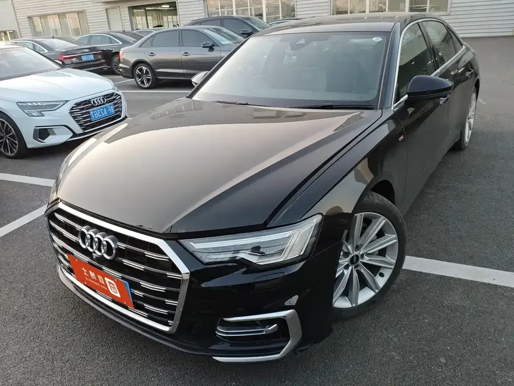Audi A6L — фото 1