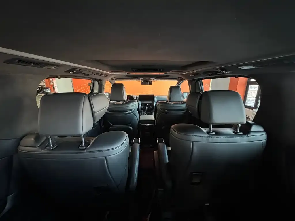 Toyota Vellfire — фото 2